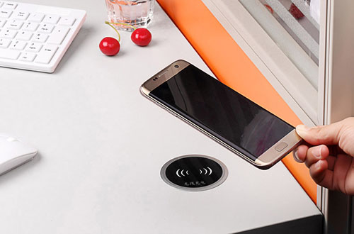 無(wú)線(xiàn)充電器和手機(jī)相比哪個(gè)輻射更大？